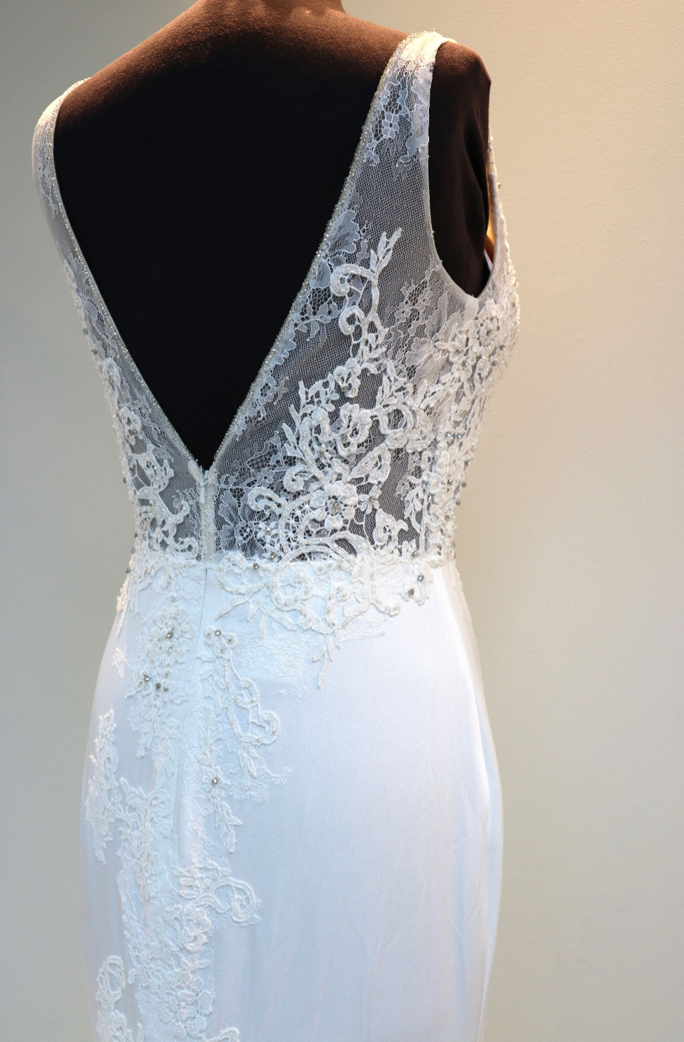 AV03586A- Lace/Crepe