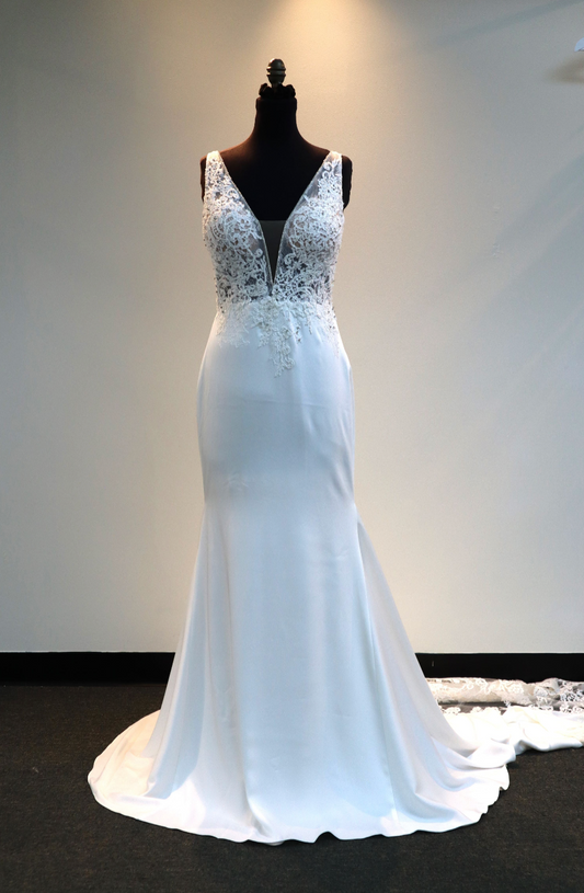 AV03586A- Lace/Crepe